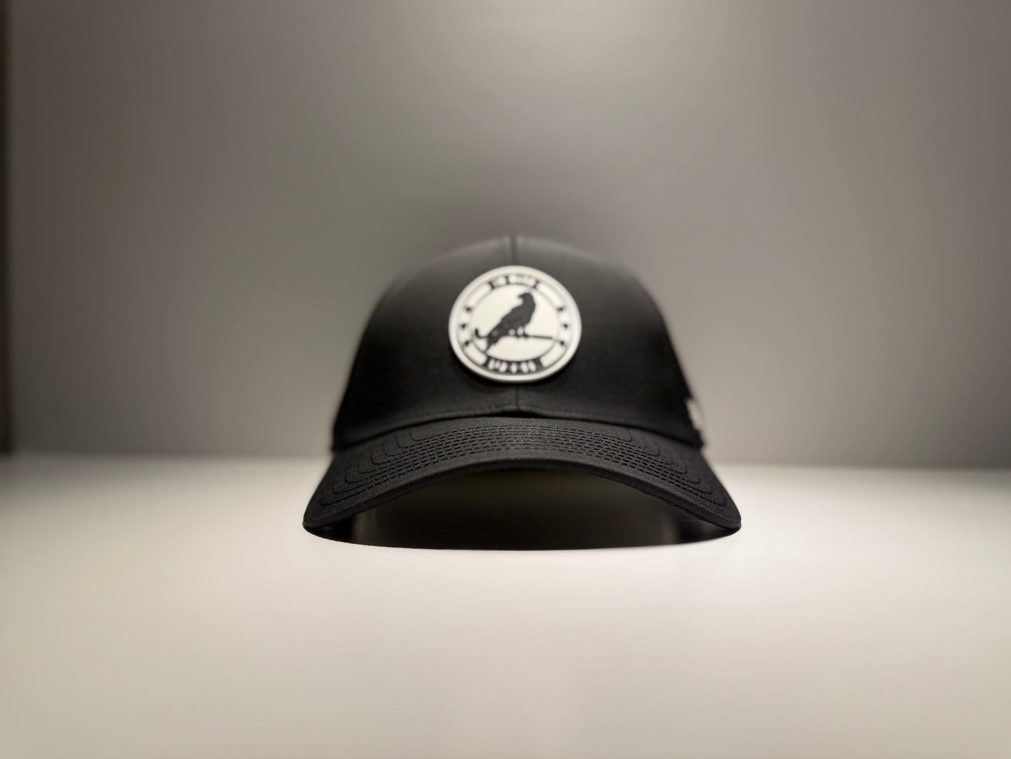 "THE CLASSIC" • 6 PANEL • SNAPBACK • BLACK