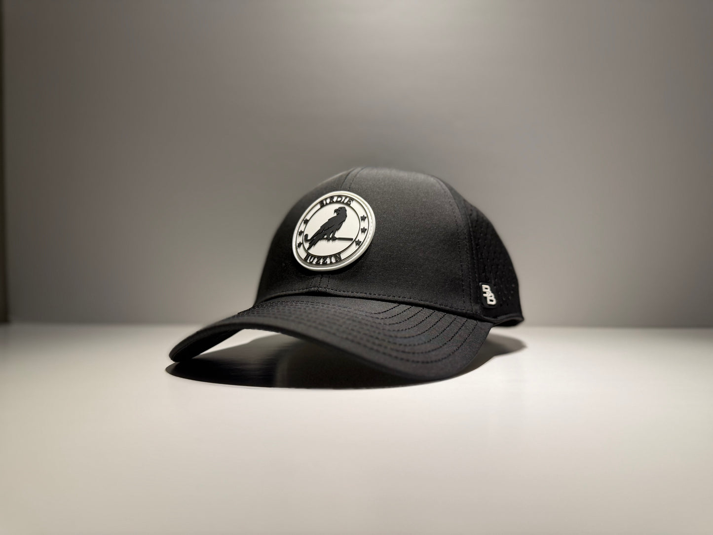 "THE CLASSIC" • 6 PANEL • SNAPBACK • BLACK
