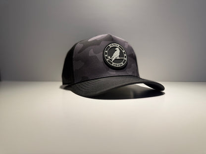 "THE EAGLE" • 5 PANEL • SNAPBACK • BLACK/CAMO