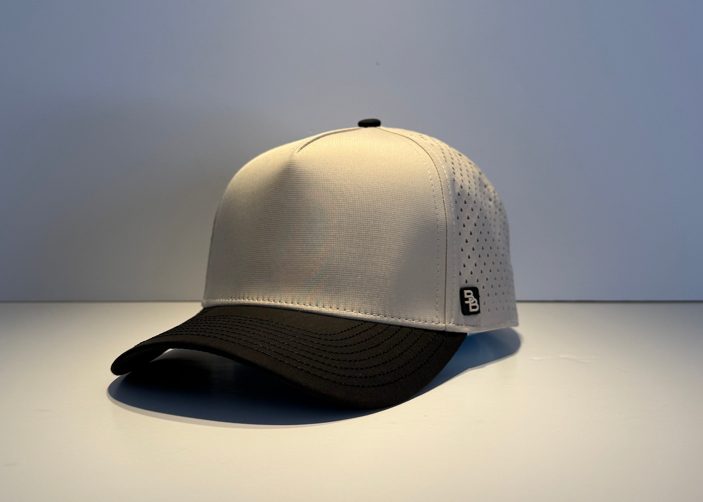 "THE COOPER" • 5 PANEL • SNAPBACK • TAN & BLACK