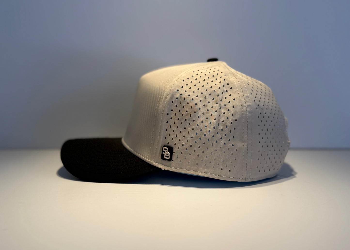 "THE COOPER" • 5 PANEL • SNAPBACK • TAN & BLACK