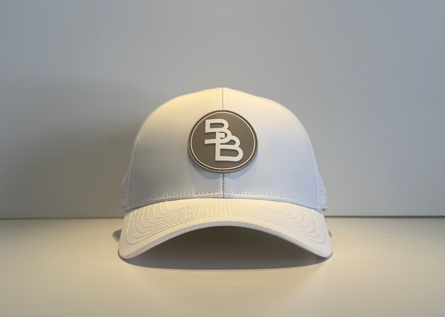 "THE TAILS 2.0" • 6 PANEL • SNAPBACK • WHITE