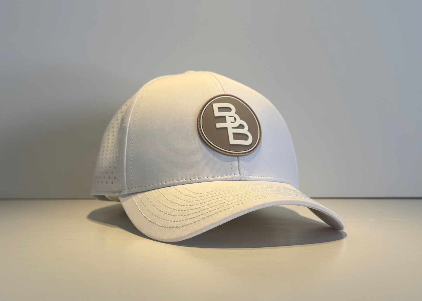 "THE TAILS 2.0" • 6 PANEL • SNAPBACK • WHITE